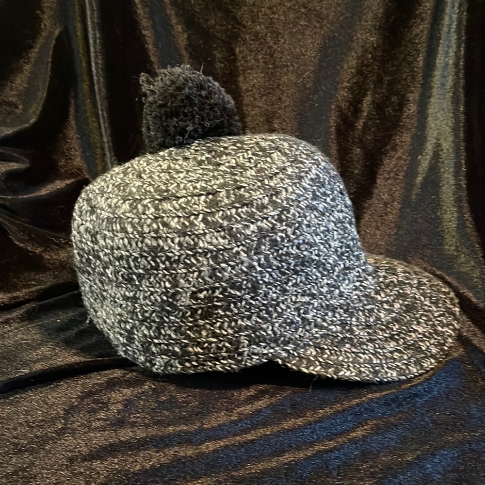 Fun black/white hat
